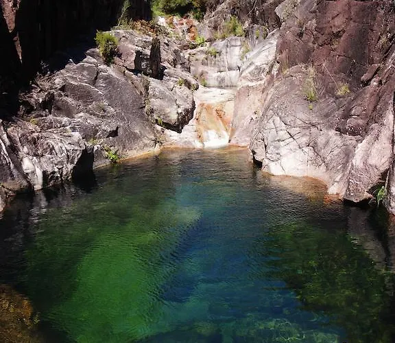 Nomad Planet Кемпинг Fiaes do Rio